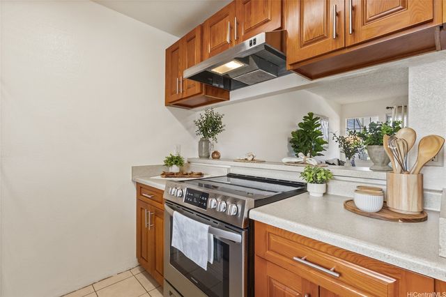 94-100 Huki Place 201, Waipahu, HI 96797