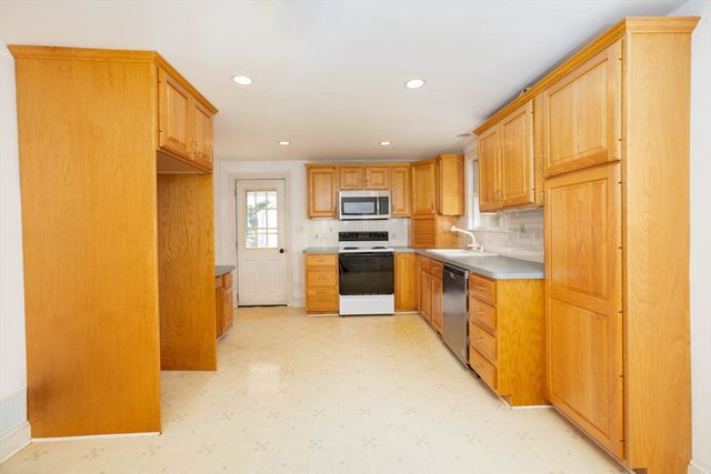 32 Tingley Road, Braintree, MA 02184