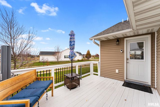 1572 Olde Brandy Lane, Davenport, IA 52807