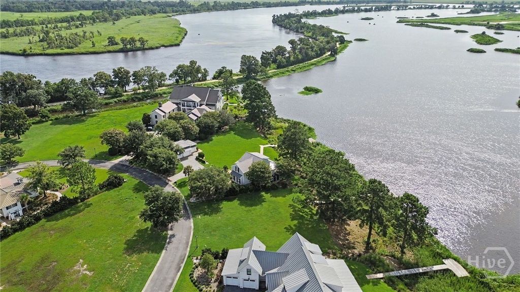 Image 20 of property listing at 182 Captains Walk, Richmond Hill, GA 31324