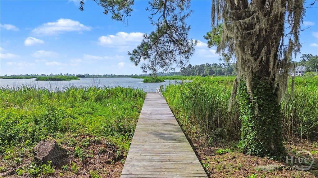 Image 4 of property listing at 182 Captains Walk, Richmond Hill, GA 31324