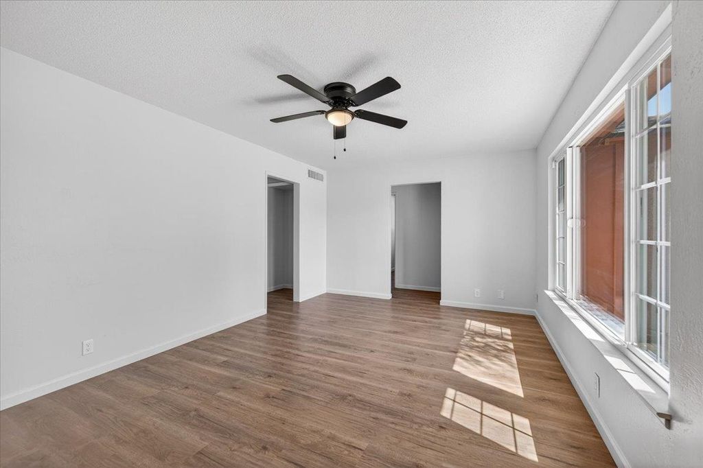 Image 2 of property listing at 1604 S Sierra Vista Avenue, Fresno, CA 93702