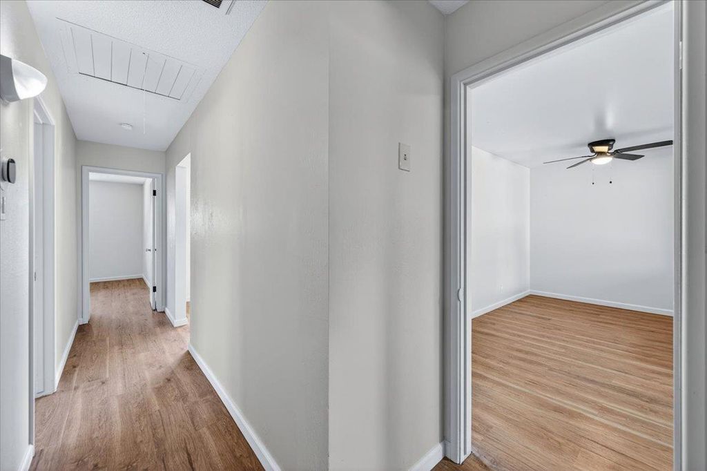 Image 20 of property listing at 1604 S Sierra Vista Avenue, Fresno, CA 93702