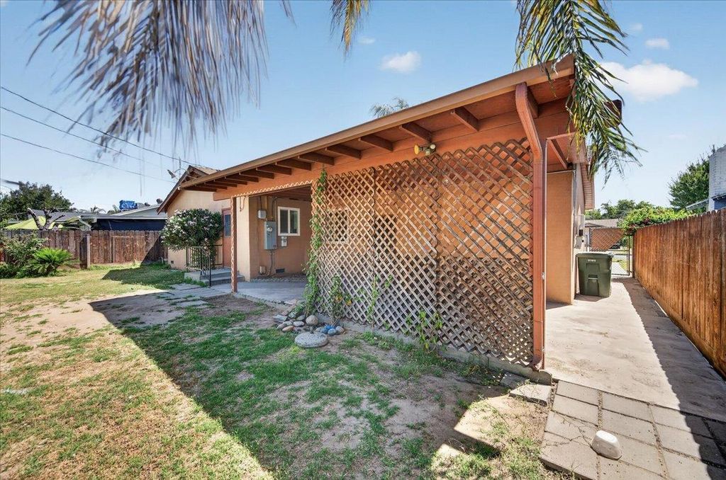 Image 29 of property listing at 1604 S Sierra Vista Avenue, Fresno, CA 93702