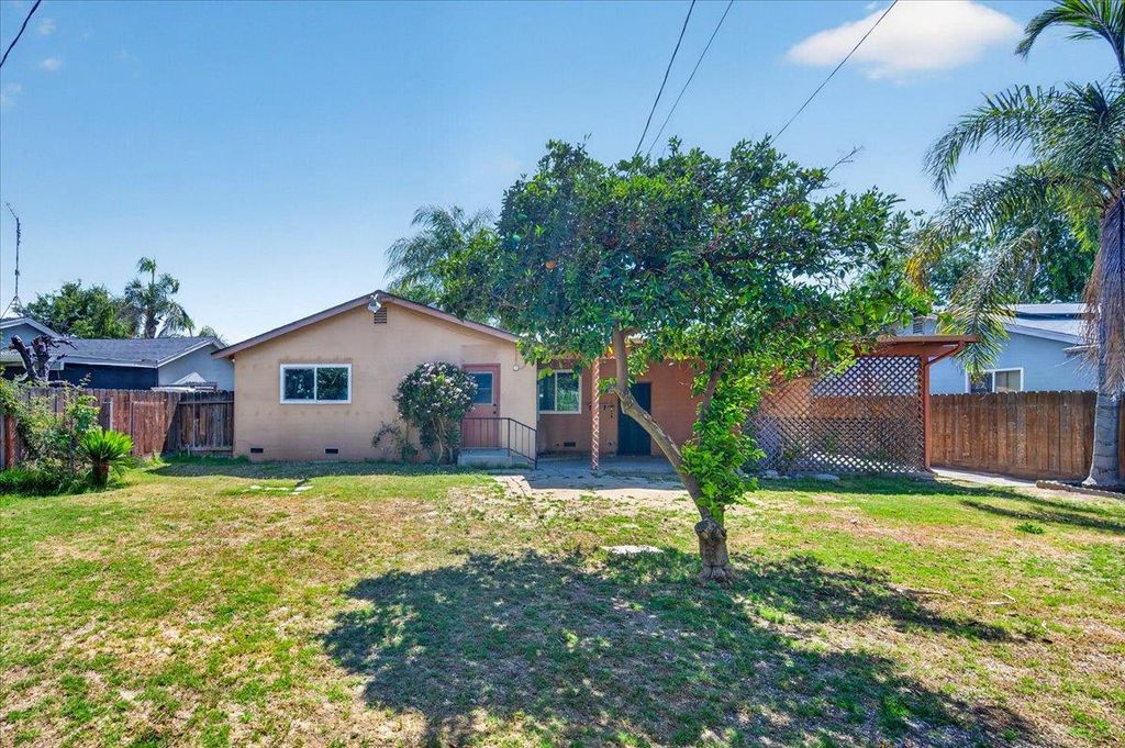 Image 31 of property listing at 1604 S Sierra Vista Avenue, Fresno, CA 93702