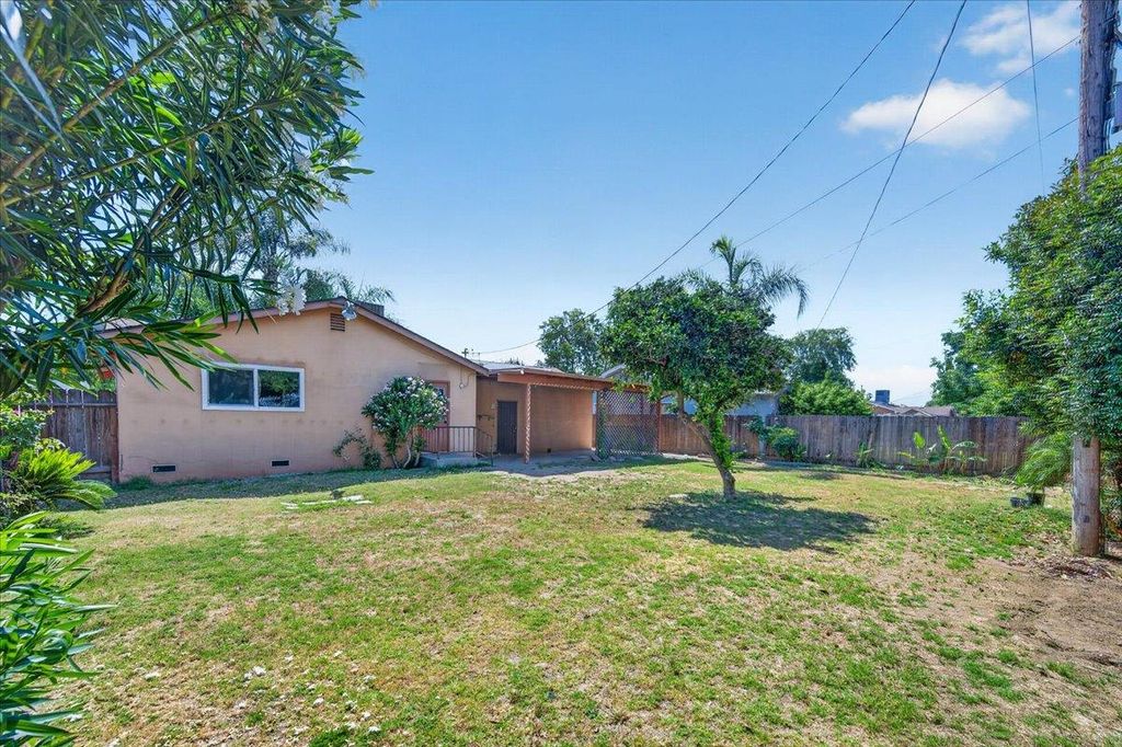 Image 32 of property listing at 1604 S Sierra Vista Avenue, Fresno, CA 93702