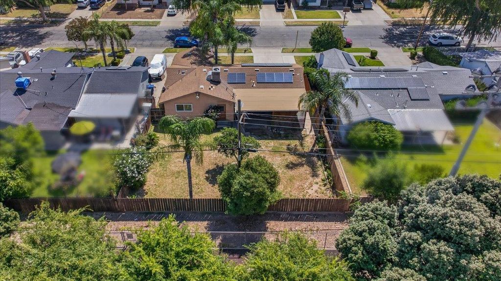 Image 39 of property listing at 1604 S Sierra Vista Avenue, Fresno, CA 93702