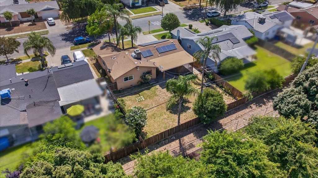 Image 40 of property listing at 1604 S Sierra Vista Avenue, Fresno, CA 93702