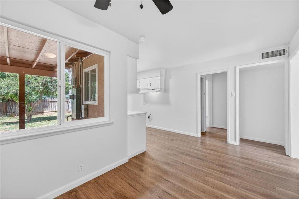 Image 9 of property listing at 1604 S Sierra Vista Avenue, Fresno, CA 93702
