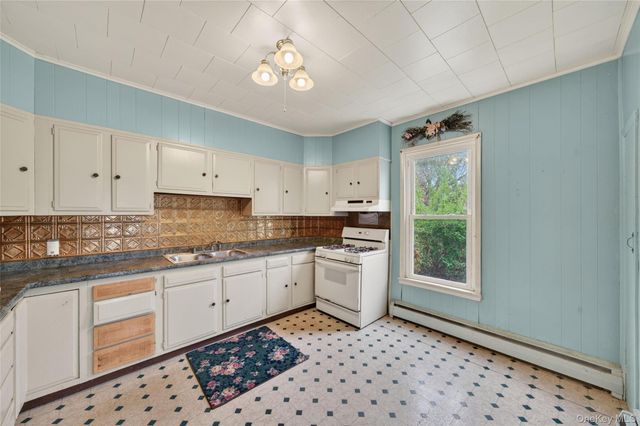 70 North Road, Bloomingburg, NY 12721