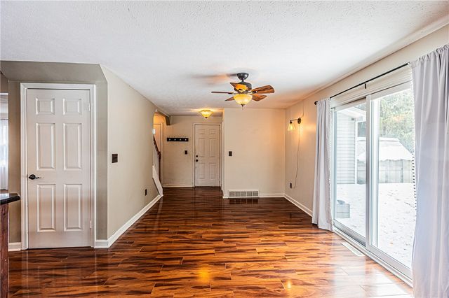 1441 Chigwell Ln N, Webster, NY 14580