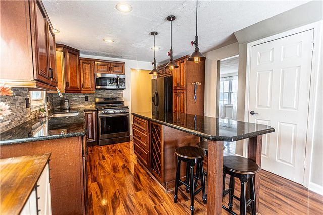 1441 Chigwell Ln N, Webster, NY 14580