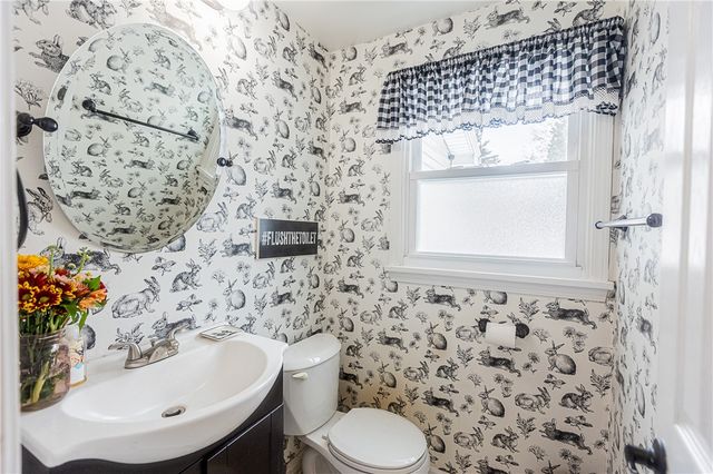 1441 Chigwell Ln N, Webster, NY 14580