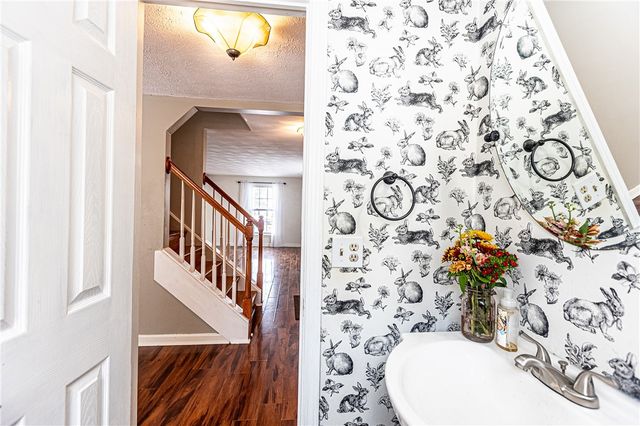 1441 Chigwell Ln N, Webster, NY 14580