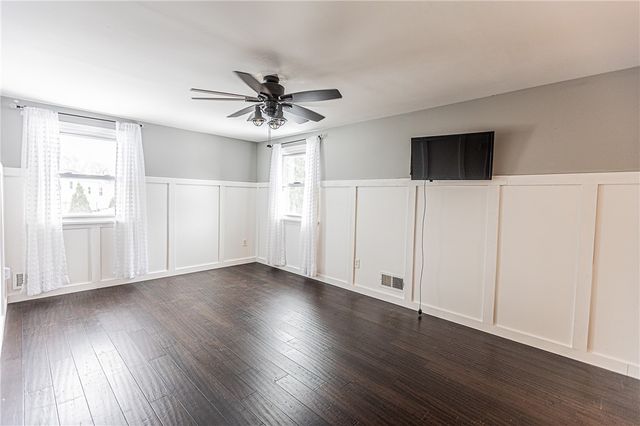 1441 Chigwell Ln N, Webster, NY 14580