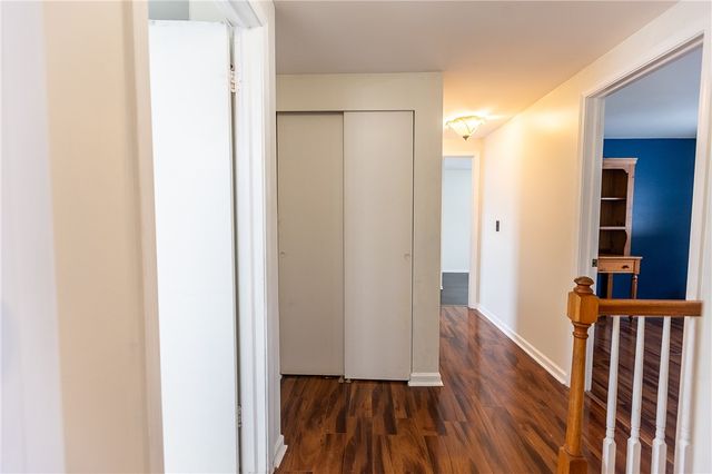 1441 Chigwell Ln N, Webster, NY 14580