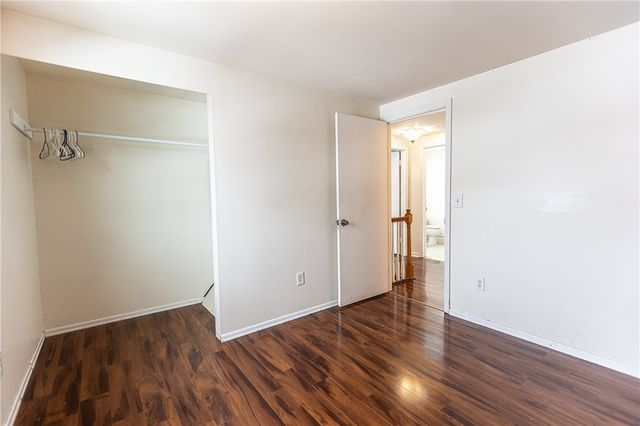 1441 Chigwell Ln N, Webster, NY 14580