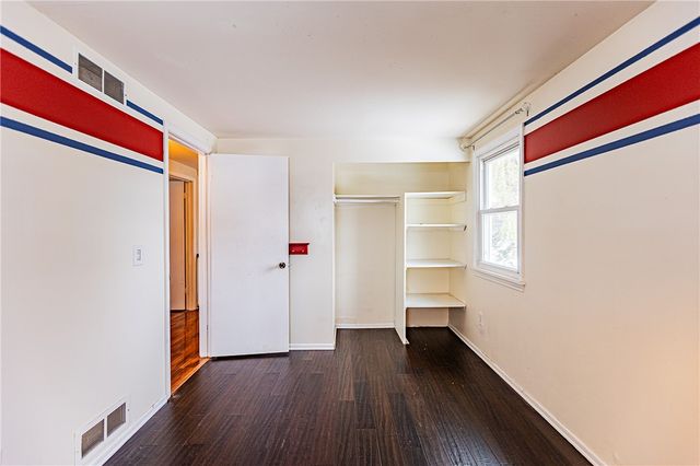 1441 Chigwell Ln N, Webster, NY 14580