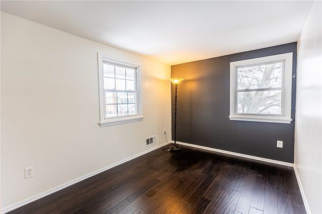 1441 Chigwell Ln N, Webster, NY 14580