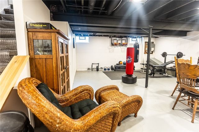 1441 Chigwell Ln N, Webster, NY 14580