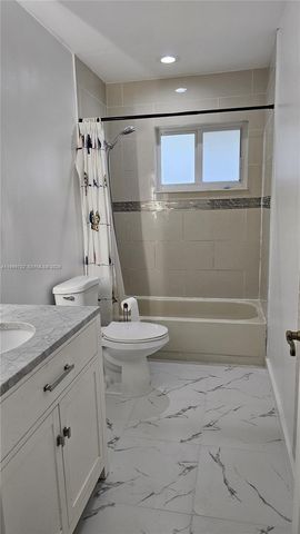 117 NW 11th Ave, Dania Beach, FL 33004