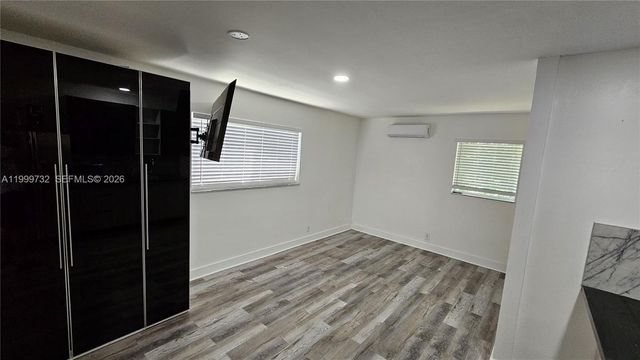 117 NW 11th Ave, Dania Beach, FL 33004