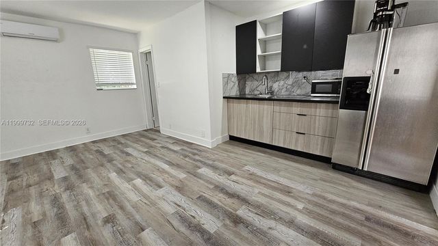 117 NW 11th Ave, Dania Beach, FL 33004