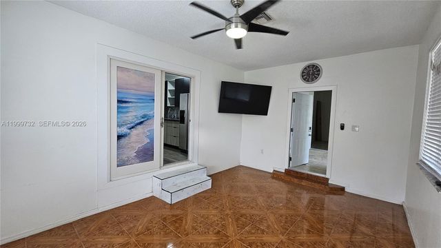 117 NW 11th Ave, Dania Beach, FL 33004