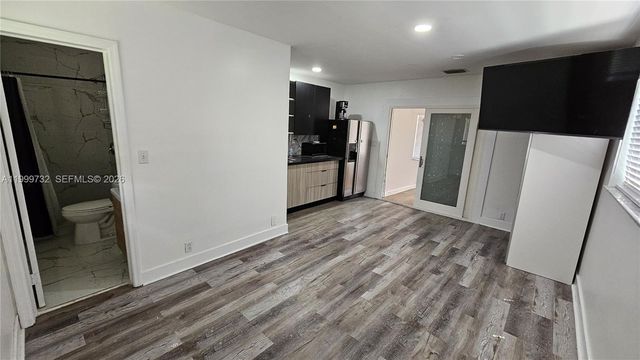 117 NW 11th Ave, Dania Beach, FL 33004