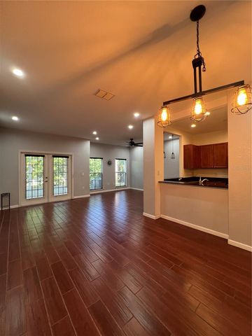 8210 DOWN ROYAL ROAD, Tampa, FL 33610