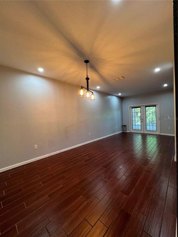 8210 DOWN ROYAL ROAD, Tampa, FL 33610