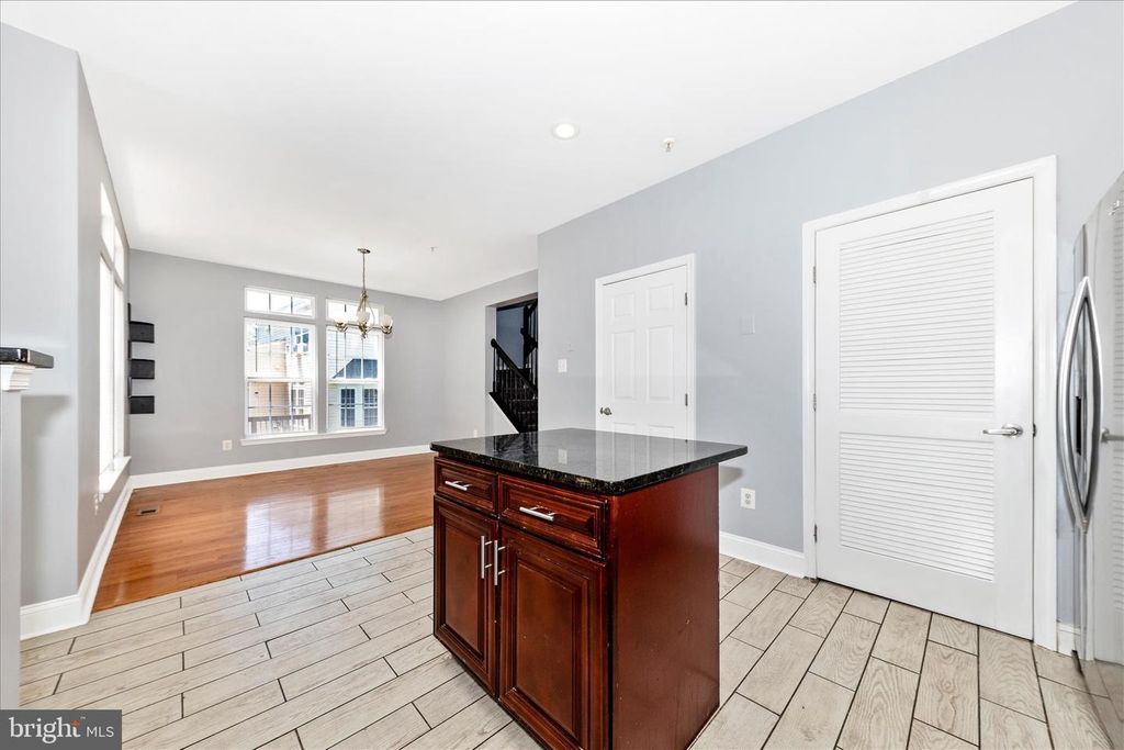 Image 11 of property listing at 201 ARBOR VISTA LN, Owings Mills, MD 21117