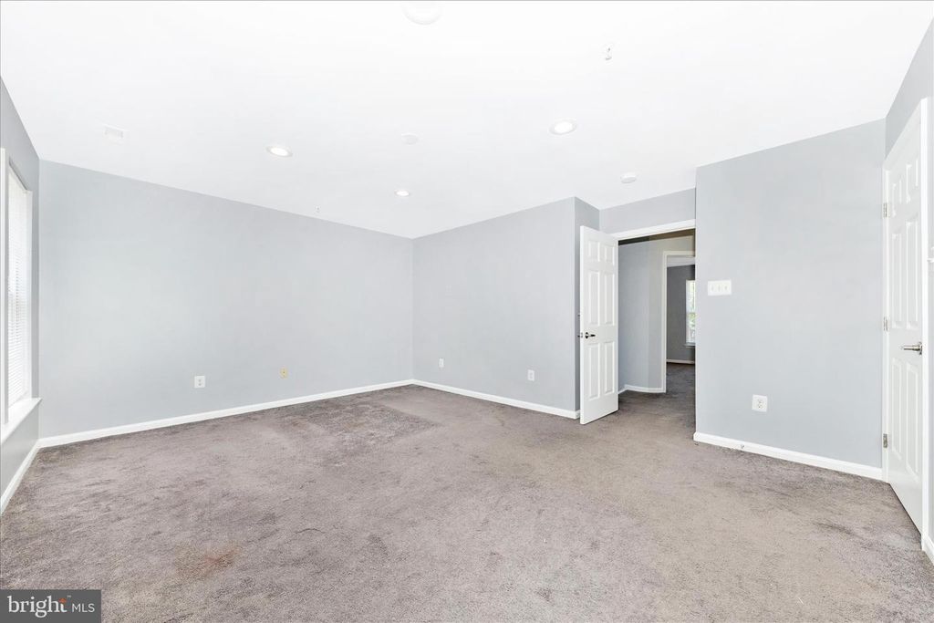 Image 16 of property listing at 201 ARBOR VISTA LN, Owings Mills, MD 21117