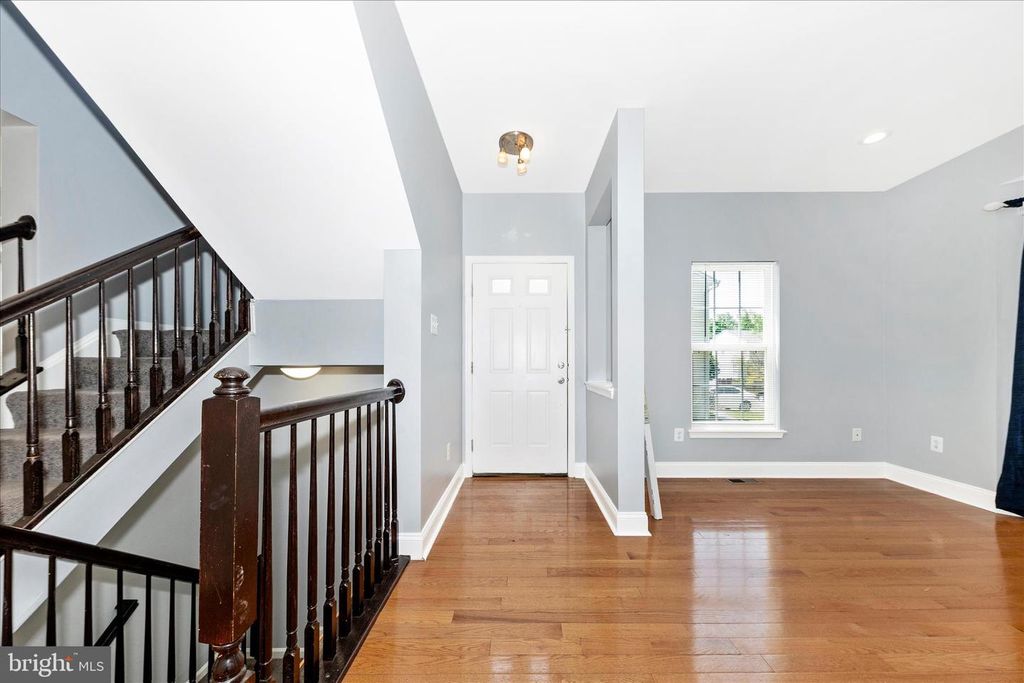 Image 2 of property listing at 201 ARBOR VISTA LN, Owings Mills, MD 21117