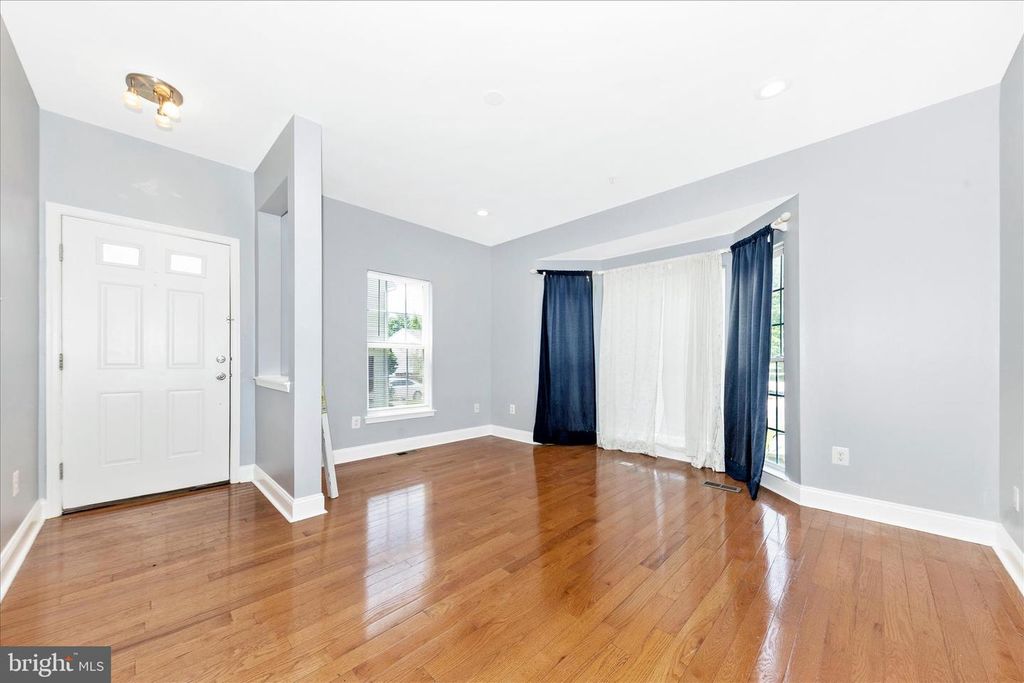 Image 3 of property listing at 201 ARBOR VISTA LN, Owings Mills, MD 21117