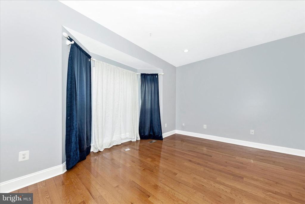 Image 4 of property listing at 201 ARBOR VISTA LN, Owings Mills, MD 21117