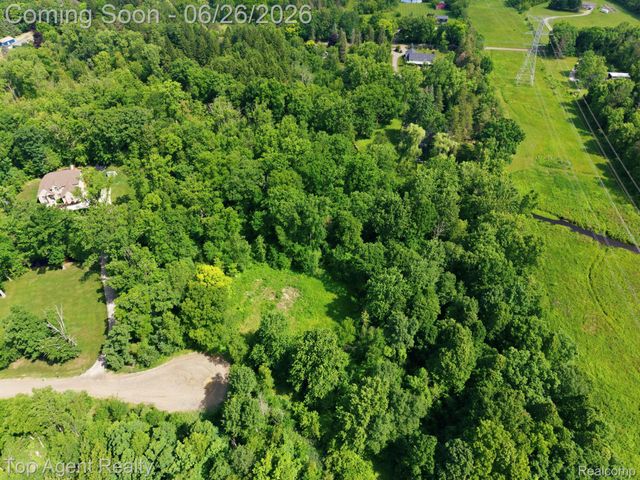657 DONNA MAE, Addison Township, MI 48367