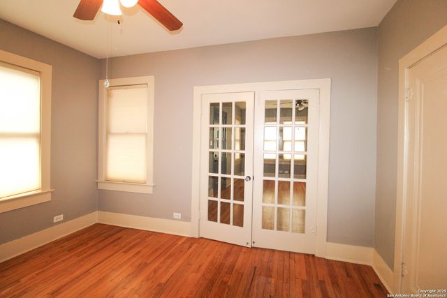 438 W Rosewood, San Antonio, TX 78212