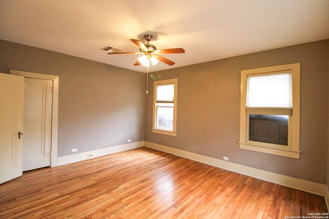 438 W Rosewood, San Antonio, TX 78212