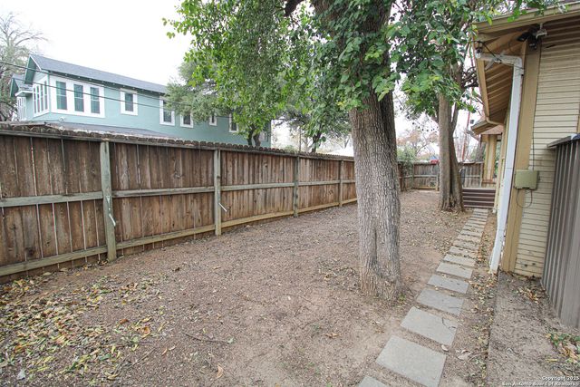 438 W Rosewood, San Antonio, TX 78212