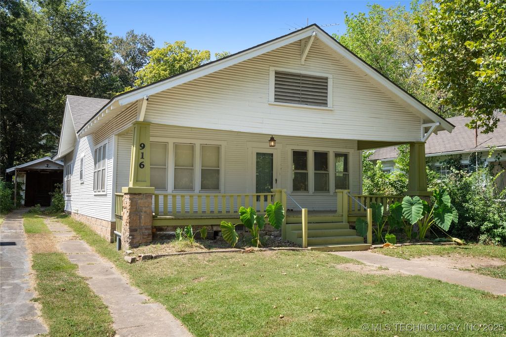 916 S Okmulgee Avenue, Okmulgee, OK 74447