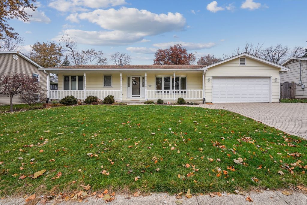 8401 Winston Avenue, Urbandale, IA 50322