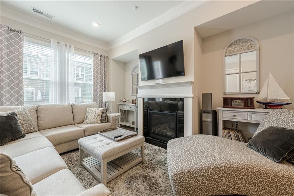 Image 2 of property listing at 719 Topsail Lane, Alpharetta, GA 30005