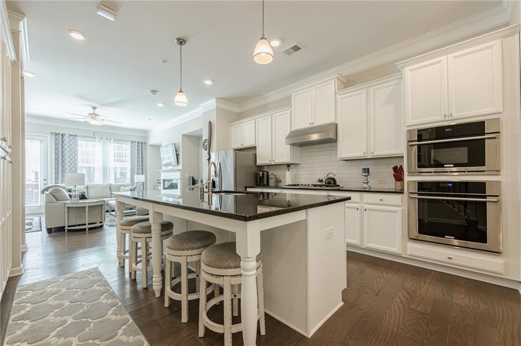 Image 21 of property listing at 719 Topsail Lane, Alpharetta, GA 30005