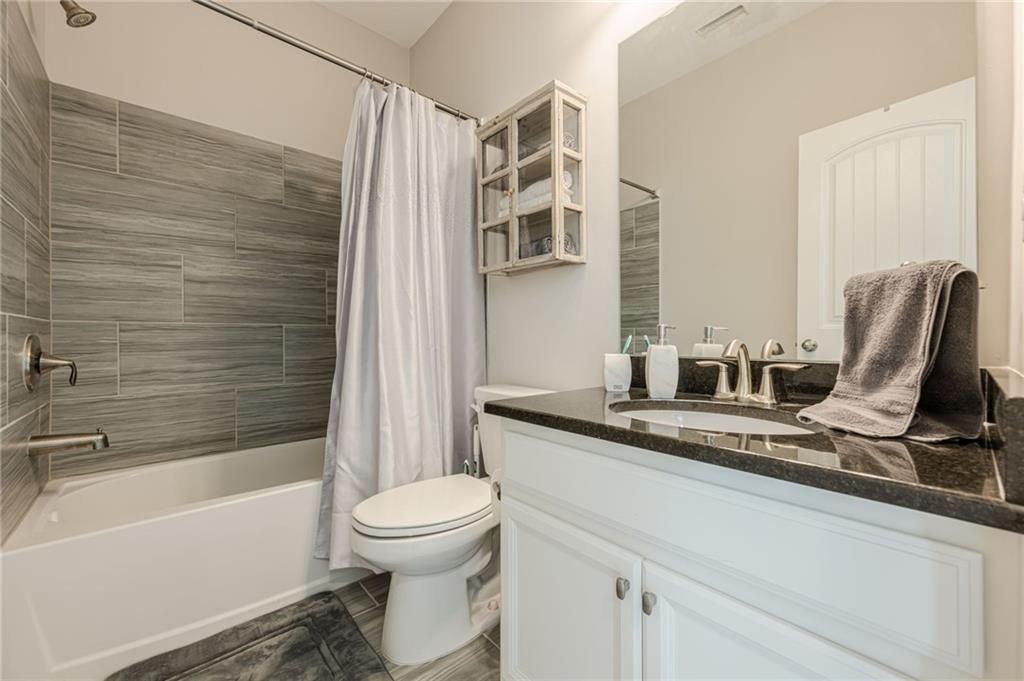 Image 37 of property listing at 719 Topsail Lane, Alpharetta, GA 30005