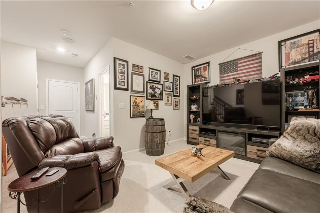 Image 46 of property listing at 719 Topsail Lane, Alpharetta, GA 30005