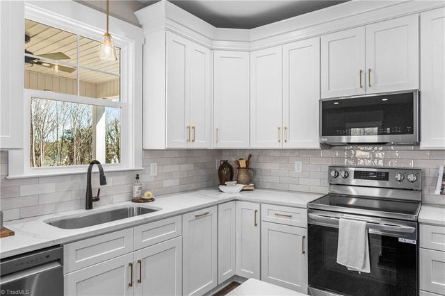 3439 Transou Road, Pfafftown, NC 27040