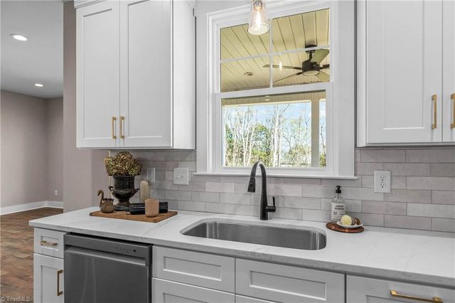 3439 Transou Road, Pfafftown, NC 27040