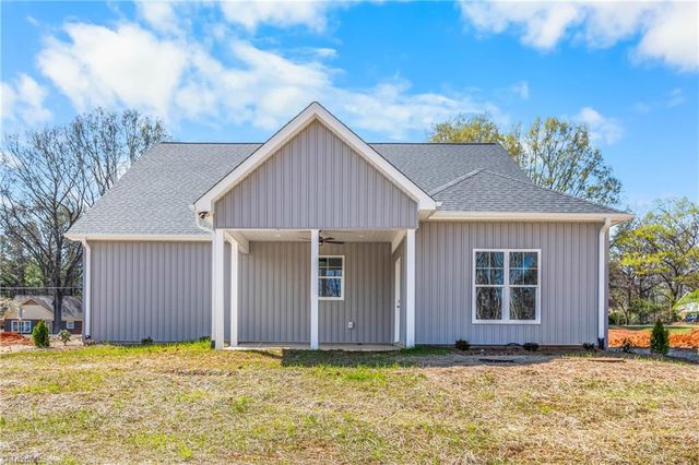 3439 Transou Road, Pfafftown, NC 27040