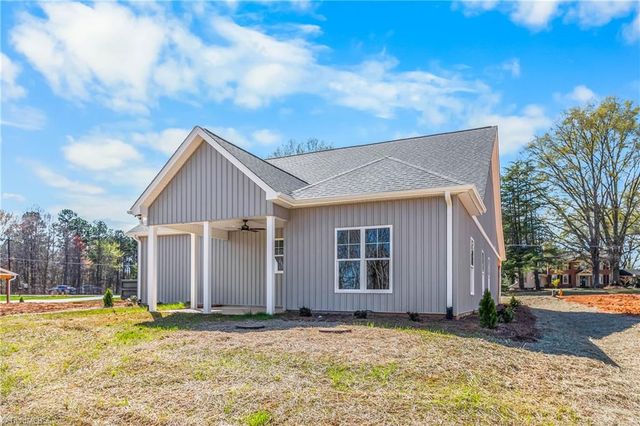 3439 Transou Road, Pfafftown, NC 27040